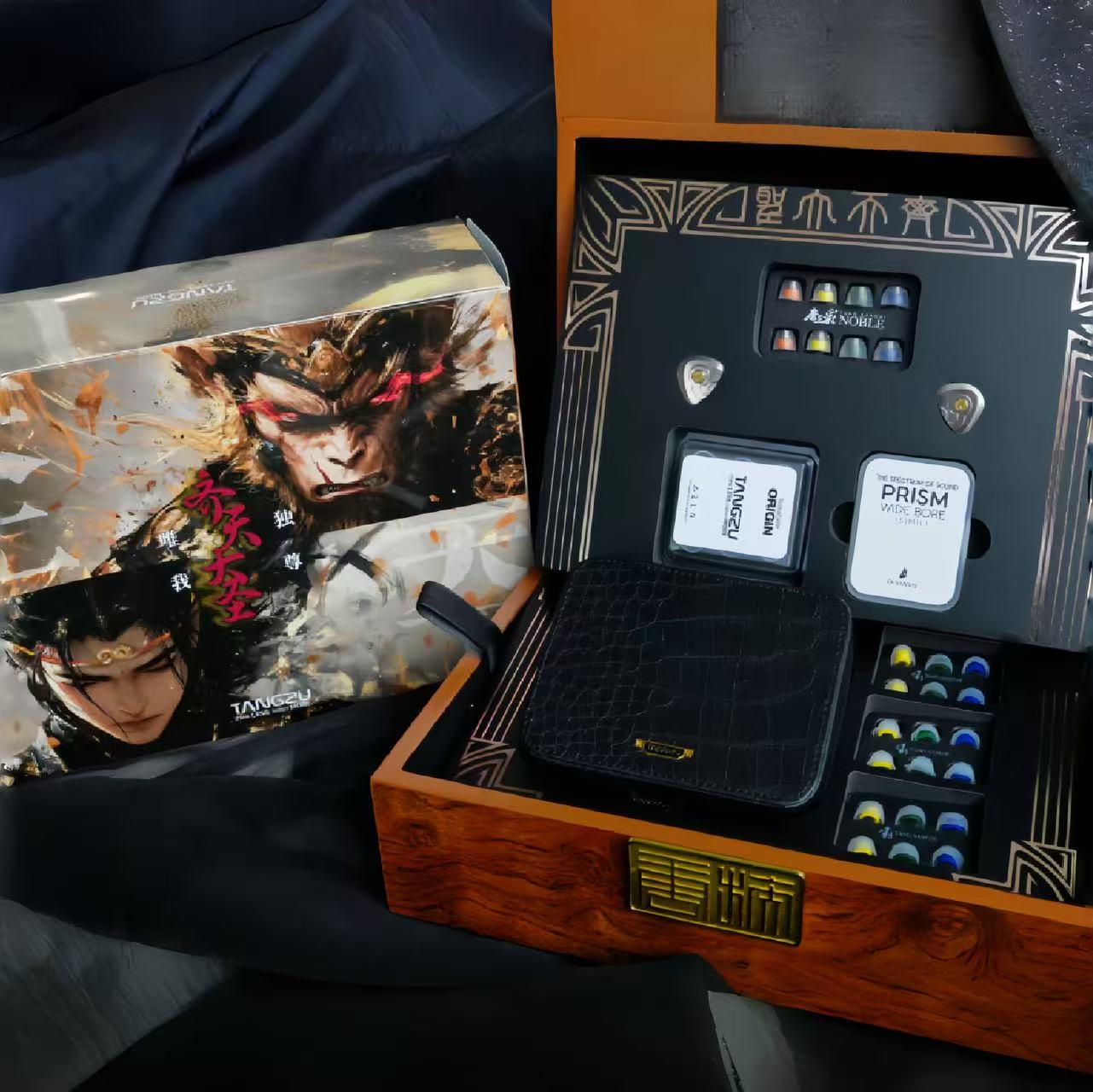 TANGZU THE KING WUKONG 1DD+6BA+4EST In-ear monitors